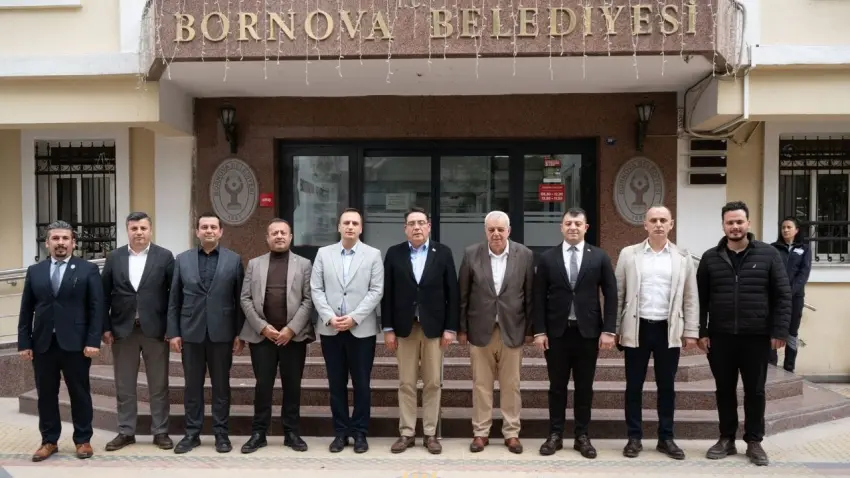 CHP’nin milli savunma vizyonu Bornova’da anlatıldı haberinin görseli