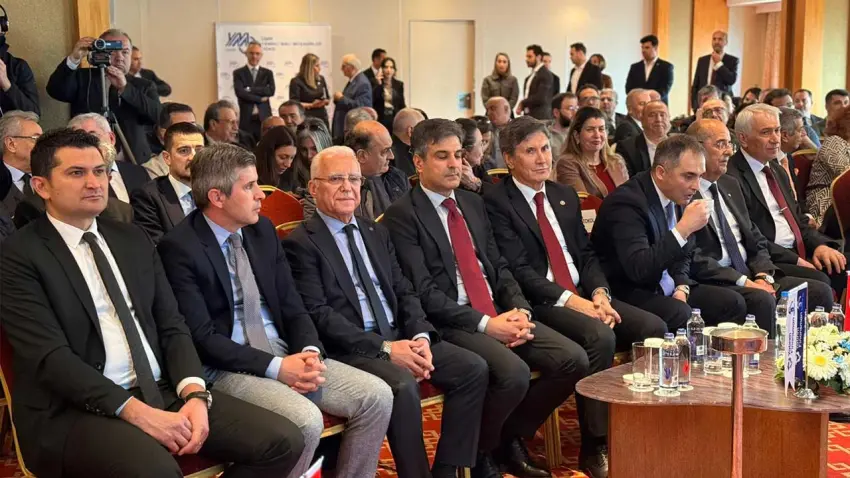 İzmir’de ekonomi zirvesi: Küresel belirsizlikler ve piyasa beklentileri masaya yatırıldı haberinin görseli