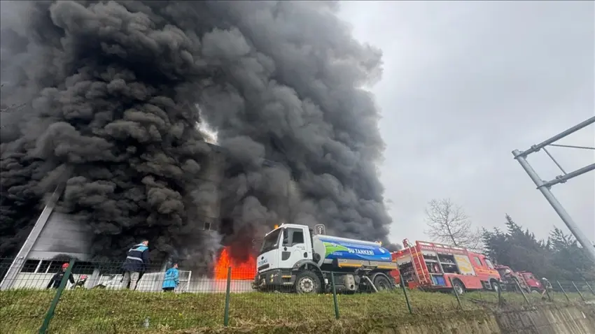 Trabzon’da fındık fabrikasında yangın haberinin görseli