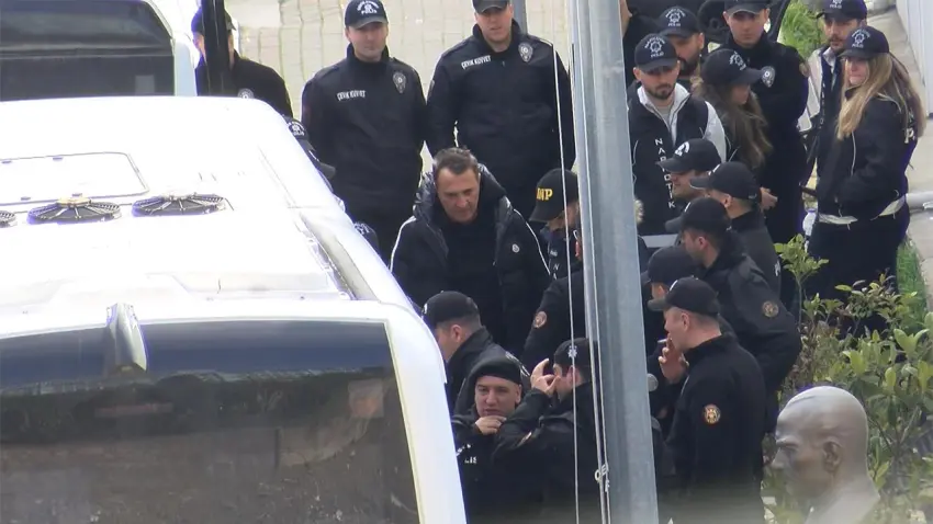 Ünlülere uyuşturucu operasyonu: Gözaltına alınan isimler Adli Tıp’a sevk edildi haberinin görseli