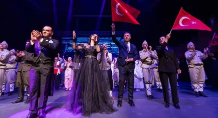 Uyan Mehmet, İzmir’de sahnelendi