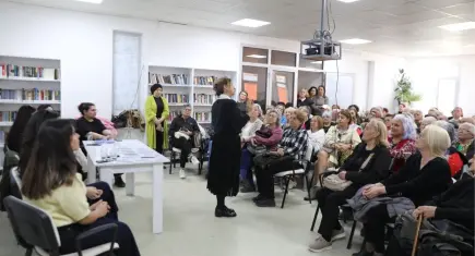 Yaşlılar Alzheimer ve demans hakkında bilgilendirildi