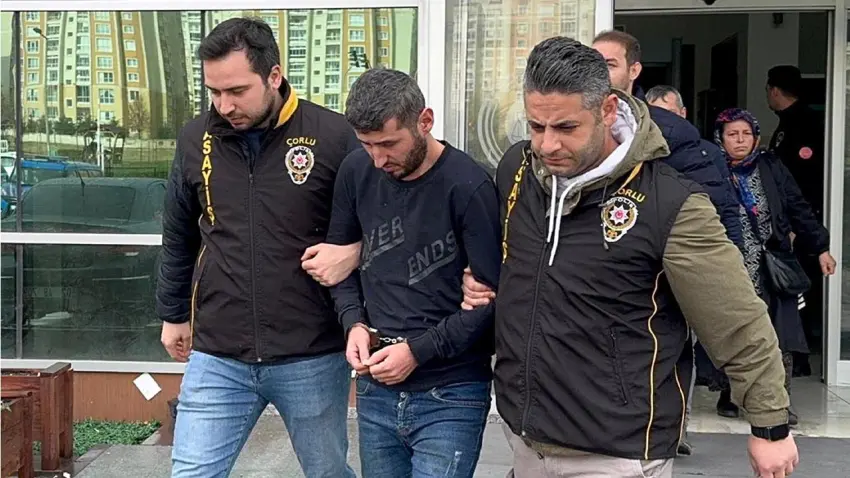 Eşini yaralayıp yanındaki erkeği öldüren sanığa ‘tahrik’ indirimi: 11 bıçak darbesine 11 yıl hapis haberinin görseli