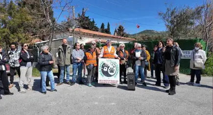 Foçada Belediye personelinden kadına ve hayvana şiddet iddialı protesto