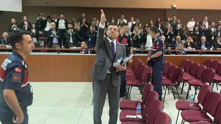 İBB’ye yönelik ‘yolsuzluk’ davasında duruşma 30 Mart’a ertelendi haberinin görseli