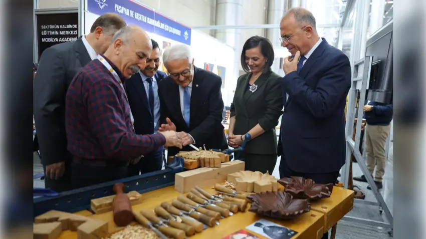 Karabağlar Belediyesi, İzmir Mobilya Fuarı’nda sektöre güç verdi haberinin görseli