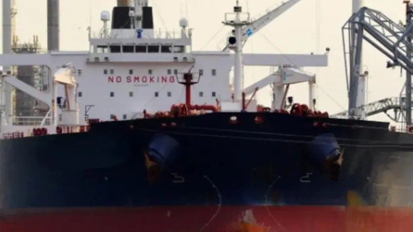 Rusya'dan yola çıkan Türk petrol tankerine saldırı: İstanbul Boğazı'na 14 mil kala dron isabet etti haberinin görseli