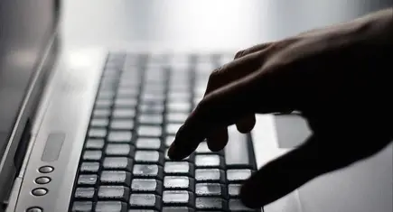 Suç örgütlerini öven ve silahlı paylaşım yapan 358 şüpheliye gözaltı