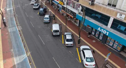 Aliağa’da trafiğe “APark” düzeni: Ücretli park dönemi başlıyor