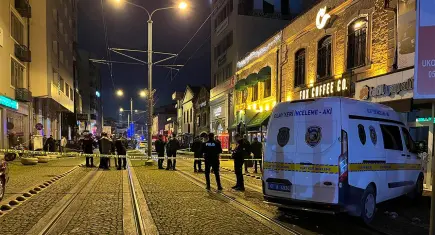 Eğlence mekanına silahlı saldırı: 3 kişi hayatını kaybetti