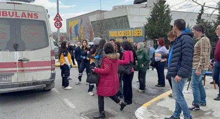 Fen lisesi laboratuvarında patlama: 4 öğrenci yaralandı
