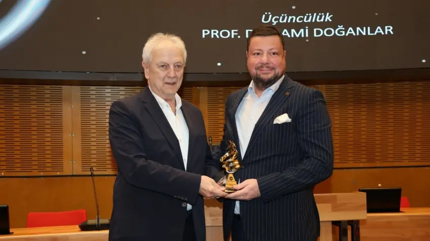 İEÜ, Üniversite-Sanayi İş Birliği Ödüllerinde zirveye çıktı haberinin görseli