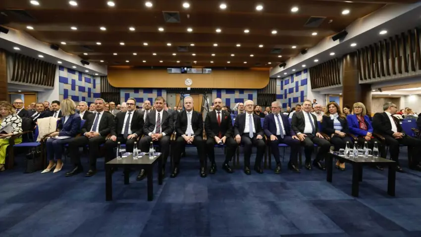 İzmir'de stratejik sağlık turizmi zirvesi haberinin görseli