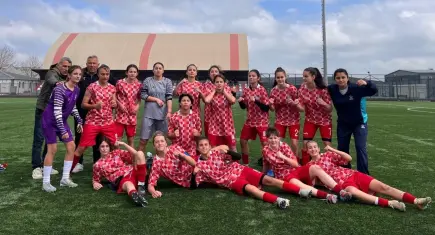 Konak U-17 Kızlar Takımı çeyrek finalde