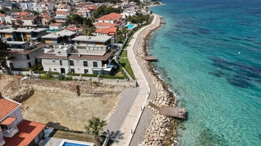 Urla’da çifte yatırım hamlesi: 12 açılış, 12 temel atma haberinin görseli