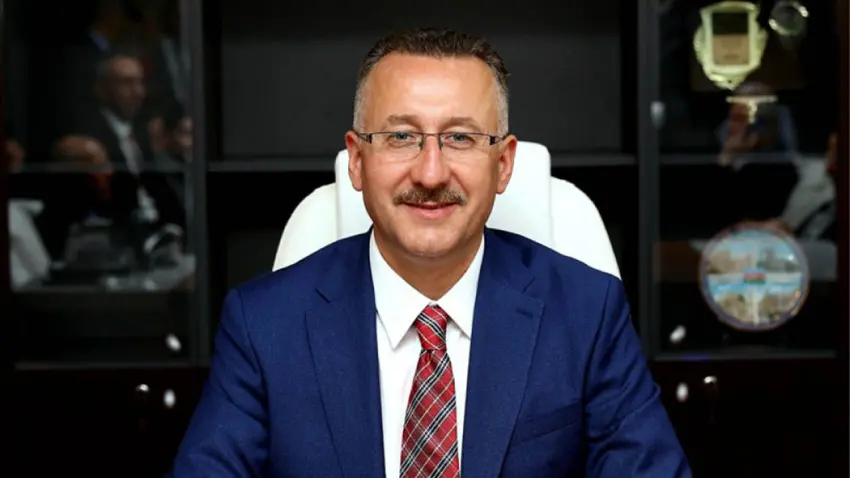 Adapazarı Belediye Başkanı Mutlu Işıksu, AK Parti'den istifa etti haberinin görseli