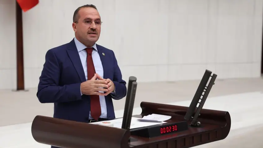 AK Partili Kırkpınar: İzmir’de pembe tablo değil, gerçekler var haberinin görseli