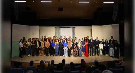 Başkan Kınay: Karabağlar Kent Tiyatrosu ile birlikte üretiyor, sanatla geleceği kuruyoruz