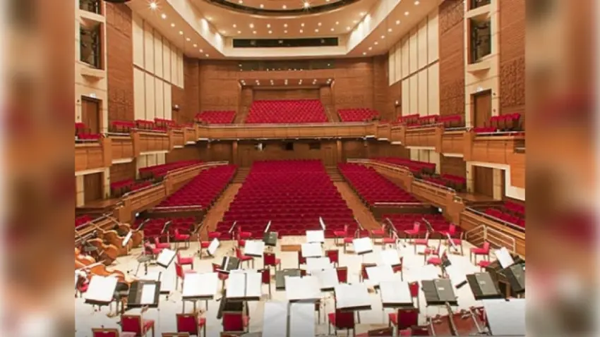 İzmir baharı sanatla karşılıyor haberinin görseli