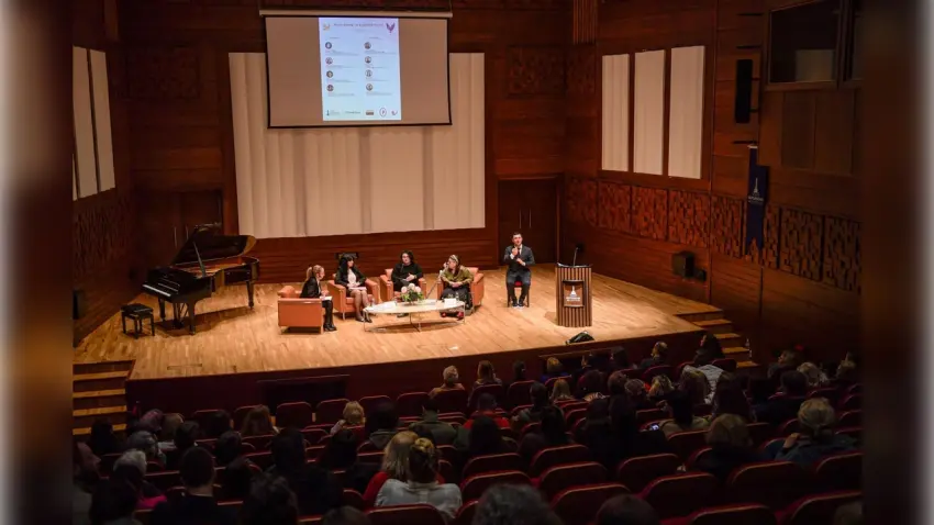 İzmir’de kadın emeği ve engellilik masaya yatırıldı haberinin görseli