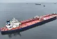 Karadeniz'de saldırıya uğrayan petrol tankeri Kilyos açıklarında demirletildi