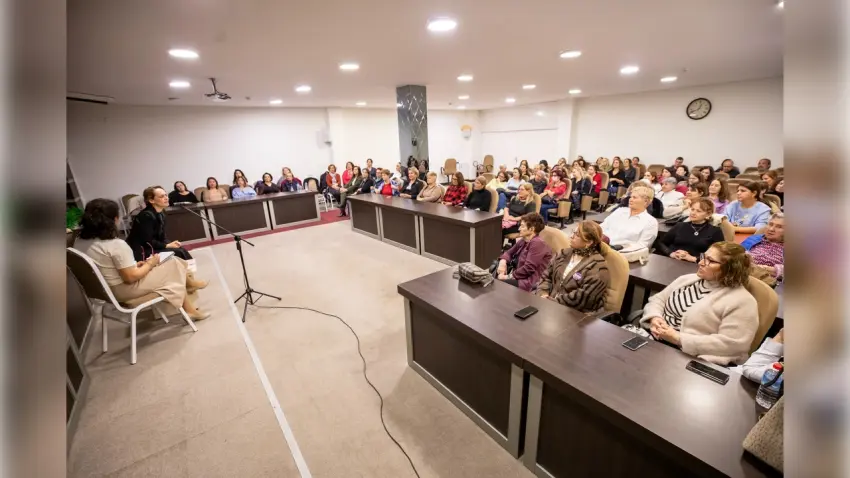 Narlıdere’de Afife Jale’ye duygu dolu anma: Sahnenin öncü kadını unutulmadı haberinin görseli