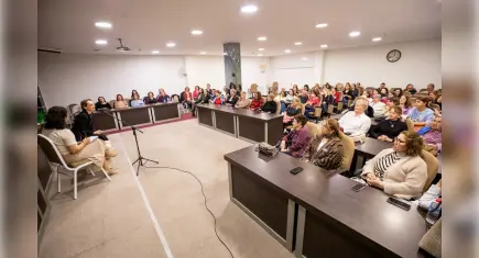 Narlıdere’de Afife Jale’ye duygu dolu anma: Sahnenin öncü kadını unutulmadı