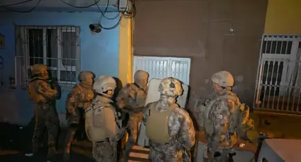 Sosyal medyada suç örgütü propagandası yapanlara operasyon: 94 gözaltı