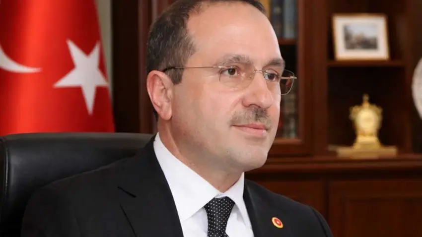 AK Partili Kırkpınar'dan Özel’e üslup tepkisi: Millet iradesine saygısızlıktır haberinin görseli