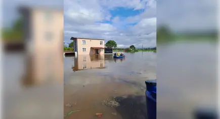 Aydın’da Şiddetli Yağış Taşkınlara Yol Açtı: Ev ve İş Yerleri Sular Altında Kaldı