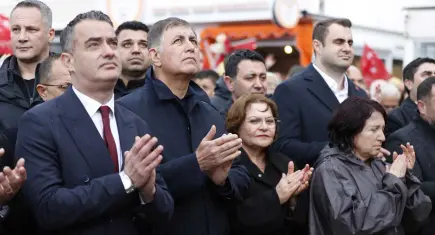 Başkan Tugay, Kuşadası mitingine katıldı