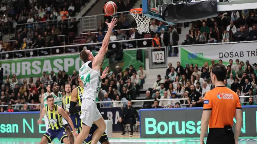 Bursaspor uzatmada Fenerbahçe Beko’yu yıktı! haberinin görseli