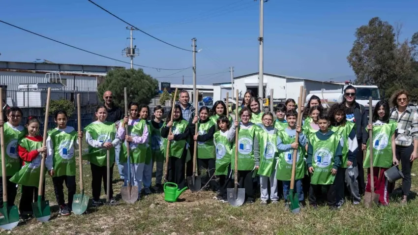 Çocuklar Bornova’da doğaya hayat verdi haberinin görseli