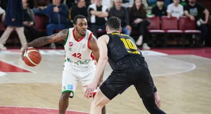 Kaf-Kaf Mersin karşısında parkede hayat buldu