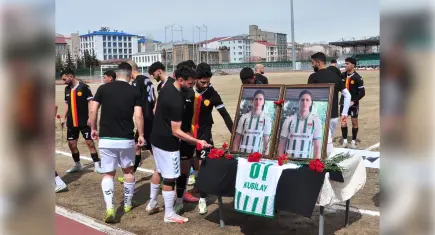 Öldürülen futbolcu Kubilay Kaan Kundakçı sahada anıldı