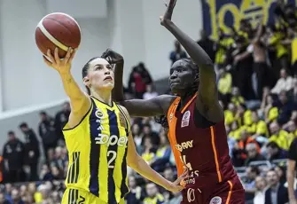 Potada derbi ateşi: Fenerbahçe Opet final serisine galibiyetle başladı!