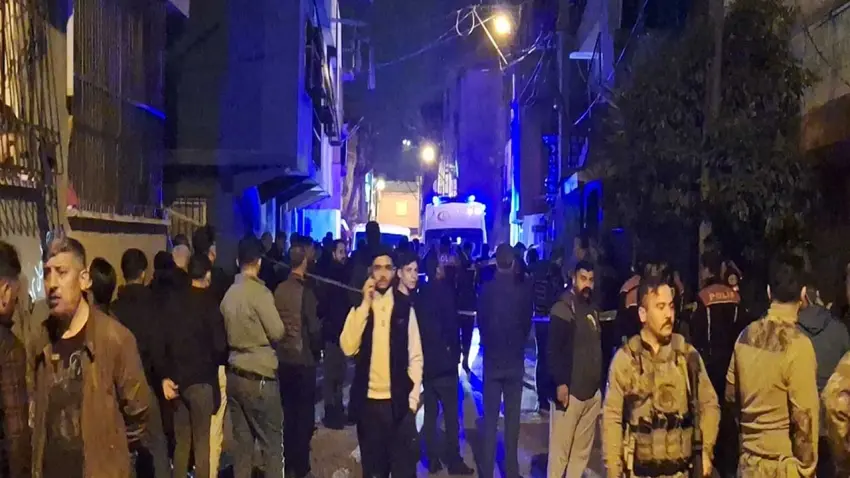 Adana’da binanın damında korkunç patlama: 1 ölü, 1 ağır yaralı! haberinin görseli