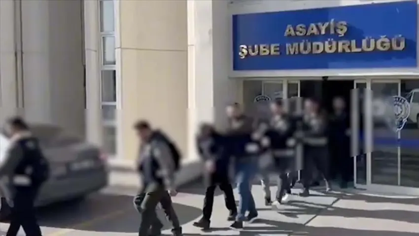 Ankara merkezli 22 ilde ‘borsa dolandırıcılığı’ operasyonu: 29 kişi tutuklandı haberinin görseli