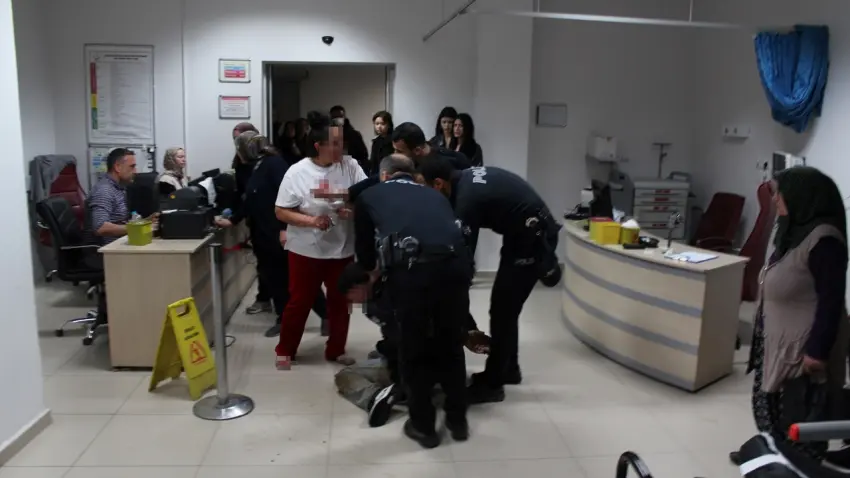 Annesinin sevgilisini bıçakla yaralamıştı: Anne ile oğul adliyeye sevk edildi haberinin görseli