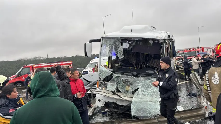 Başakşehir’de feci kaza: Polis servisinin karıştığı kazada 1 polis şehit oldu, 16 polis yaralandı haberinin görseli