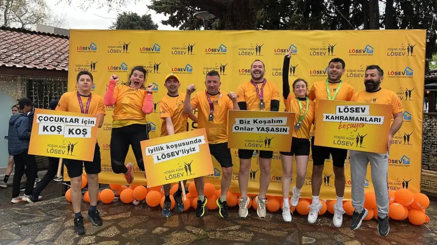 Efes Ultra Maratonu’nda LÖSEV gönüllülerinden anlamlı koşu haberinin görseli