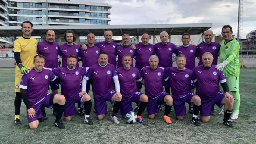 Ege Üniversitesi Masterler Futbol’da üst üste üçüncü kez zirvede haberinin görseli