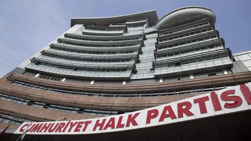Gözaltı görüntüleri sonrası CHP harekete geçti: Özkan Yalım disipline sevk edildi haberinin görseli