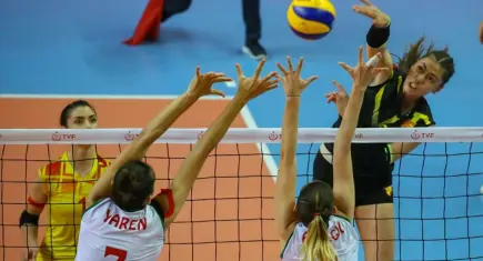 Göztepe 11 oyuncusu ile yollarını ayırdı