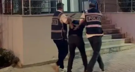 İzmir’de dev uyuşturucu operasyonu: 80 bin sentetik hap ele geçirildi