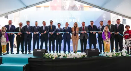 İzmir'de yapımı tamamlanan 20 okulun açılışı gerçekleştirildi