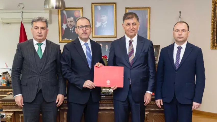 Karşıyaka stadı için protokol imzalandı: Çözüm yolunda tarihi adım haberinin görseli