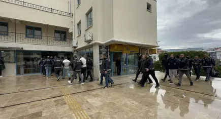 Marmaris Belediyesi’nde rüşvet ve usulsüzlük soruşturması: 13 şüpheli adliyeye sevk edildi