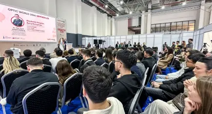 Optic World İzmir Fuarı’nda miyopi uyarısı yapıldı