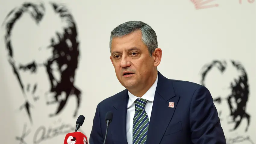 CHP lideri Özgür Özel: 12 belediye kayyımla yönetiliyor, sandık iradesini sakatladınız haberinin görseli
